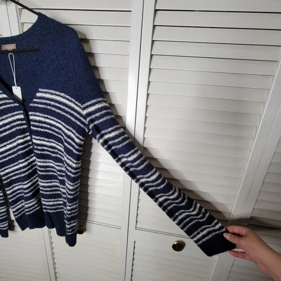 Lilla P Stripe Terry Henley Pullover Sweater Blue/Cream MEDIUM & LARGE NWT - Picture 4 of 12